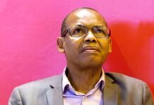 Tierno Monénembo : « J’ai écrit pour dire « merde » à cette vie de merde… » Descente aux enfers du Camp Boiro, avec Tierno Monénembo