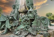 Guinée : près de 2 000 objets historiques retenus en France, un patrimoine encore muet