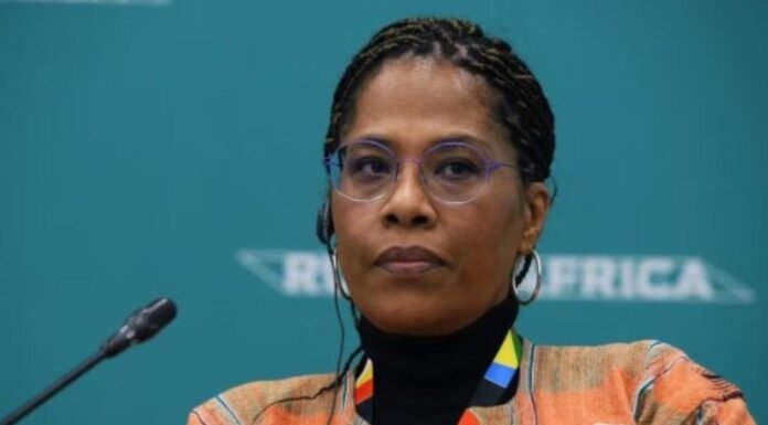 « Des nègres de salon » : Nathalie Yamb charge Macky Sall, Mushikiwabo et la fille de Lumumba