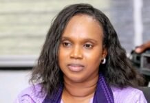 Un livre, une dédicace, un symbole : Mariama Ciré Sylla célébrée par la littérature guinéenne