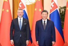 Xi Jinping s’entretient avec le président slovaque à Beijing