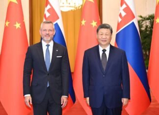 Xi Jinping s’entretient avec le président slovaque à Beijing