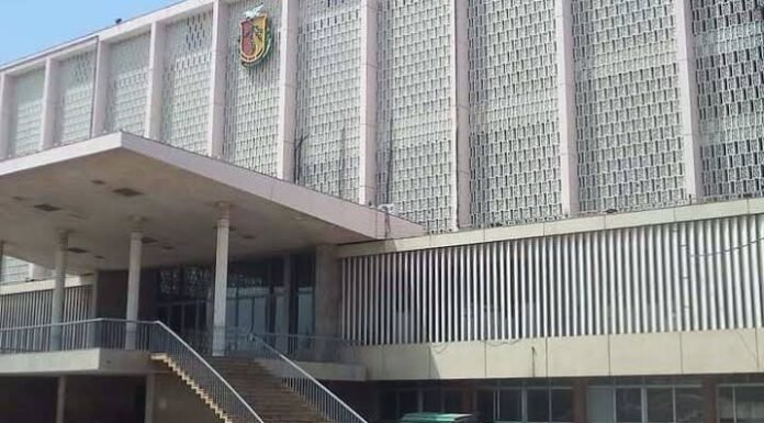 Guinée : quand l’entourage d’un chef menace son propre bilan