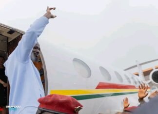 Guinée : le président Doumbouya part en congés annuels en Grèce, une première présidentielle
