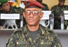 Départ en congé du président Doumbouya : l’armée guinéenne verrouille le front sécuritaire