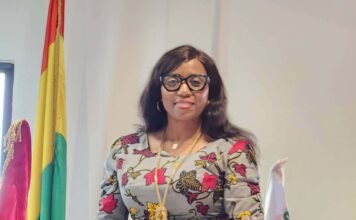 KADIATOU DOUMBOUYA KANTÉ : « ILS ONT RÉUSSI À LE CONVAINCRE DE ME FAIRE QUITTER NON SEULEMENT L’ENTREPRISE, MAIS AUSSI LA GUINÉE »