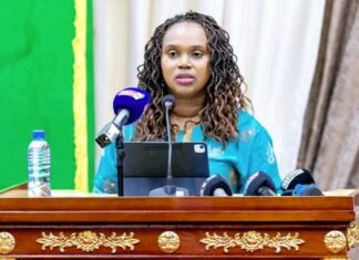 Mariama Ciré Sylla à l’Assemblée : « un budget au service du peuple guinéen »